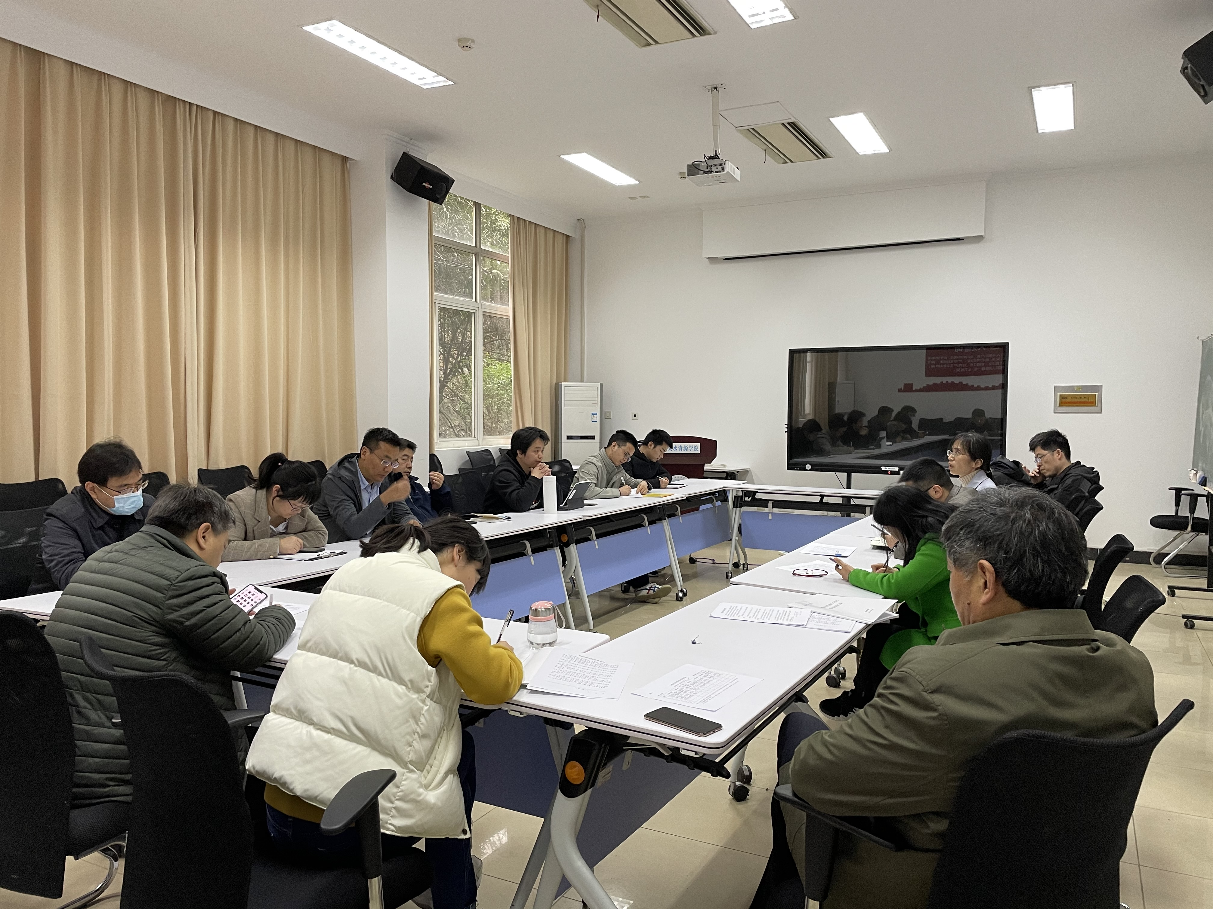 砥砺初心使命，汲取奋进力量——水文院2020级水文一班、水文三班硕士生党支部开展主题党日活动