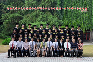 2016届吃瓜网
水文院水文专业本科1班毕业留念