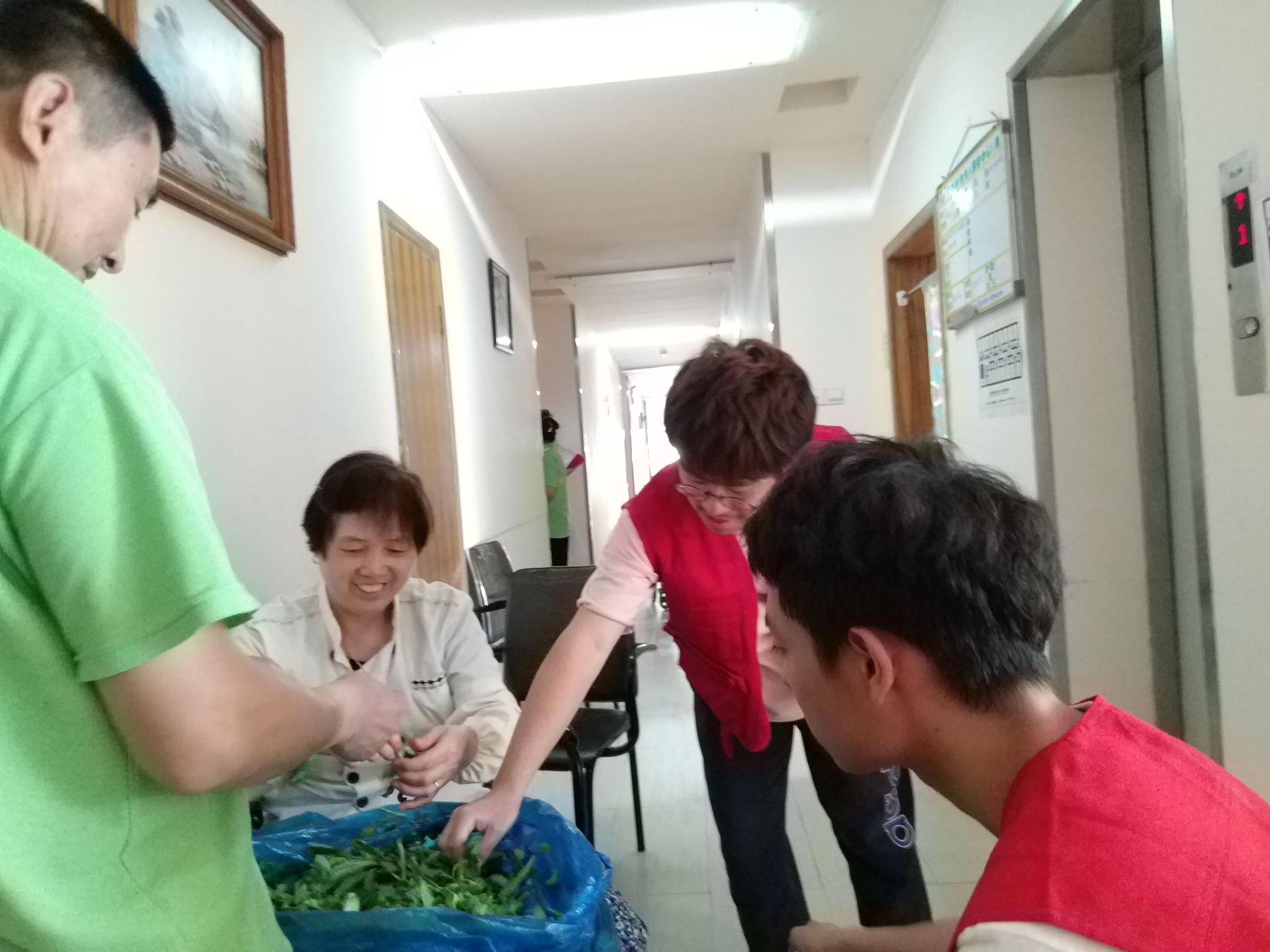 吃瓜网
青年志愿者协会于银杏树老年服务中心志愿基地开展活动