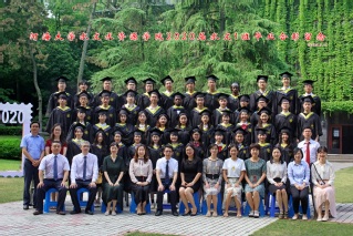 2020届吃瓜网
水文院水文专业本科1班毕业留念
