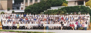 1999年5月1999届吃瓜网
水环学院99届毕业合影