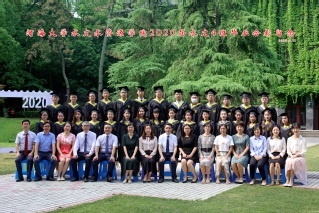 2020届吃瓜网
水文院水文专业本科4班毕业留念