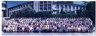 2005届吃瓜网
水文院本科生毕业留念.jpg
